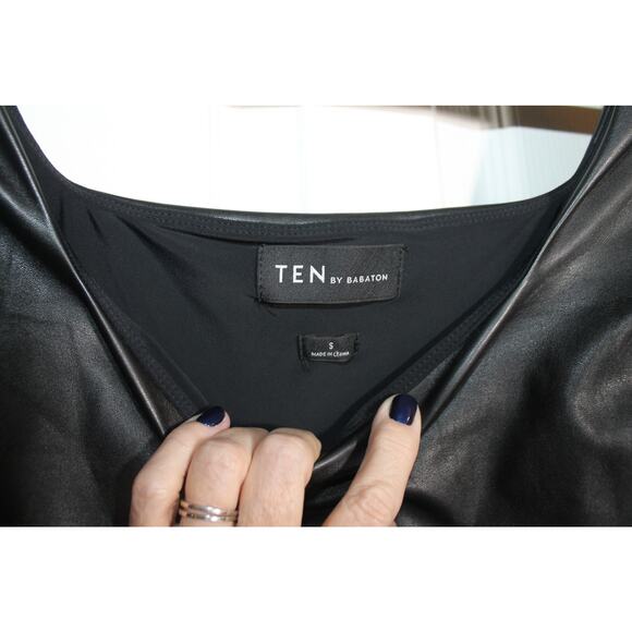 Aritzia Ten by Babaton Black Vegan Leather LS Thong Bodysuit Sz S - Picture 3 of 3